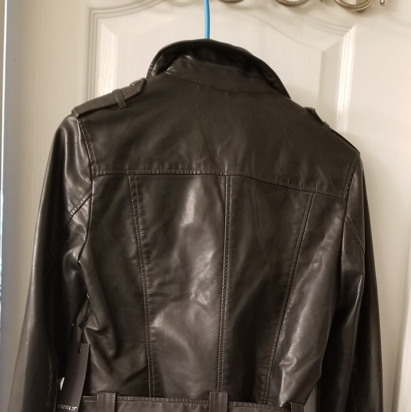 Jacket - Picture 2 of 4